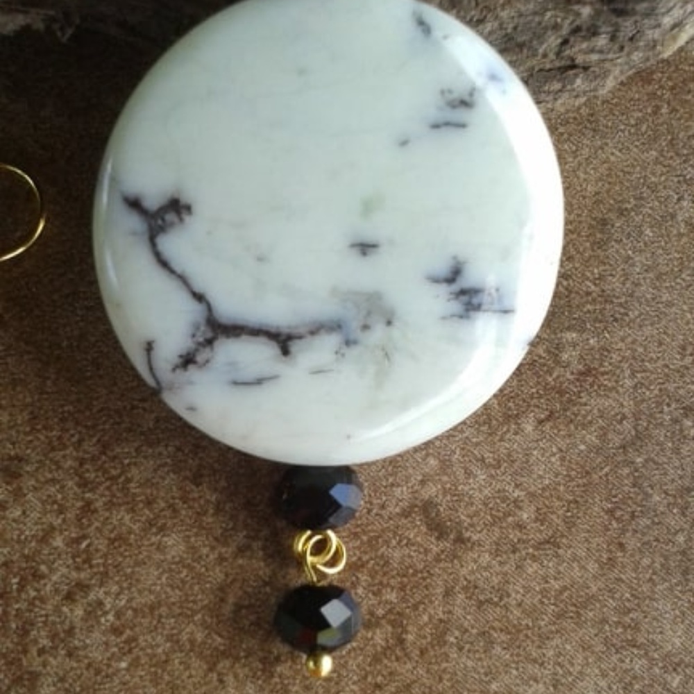 Necklace And Earring Set - Picture 2 of 3